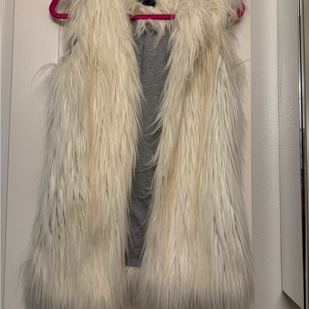Top Shop Faux Fur Vest in white